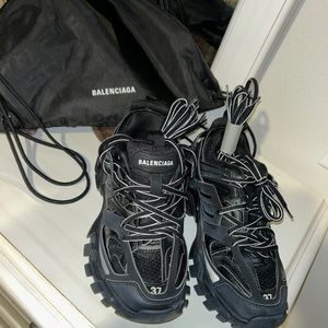 Balenciaga track
